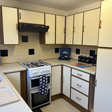 Kb99 Comfy 2 Bedroom House In Horsham, Pets Very Welcome With Easy Links To London And Gatwick المظهر الخارجي الصورة
