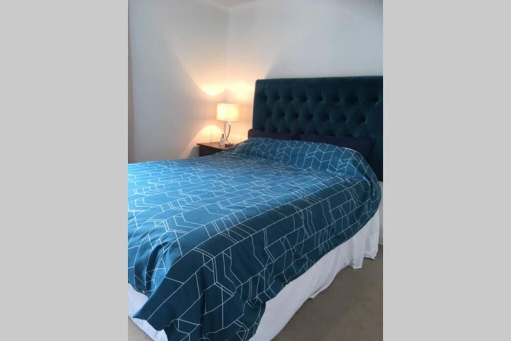 Kb99 Comfy 2 Bedroom House In Horsham, Pets Very Welcome With Easy Links To London And Gatwick المظهر الخارجي الصورة