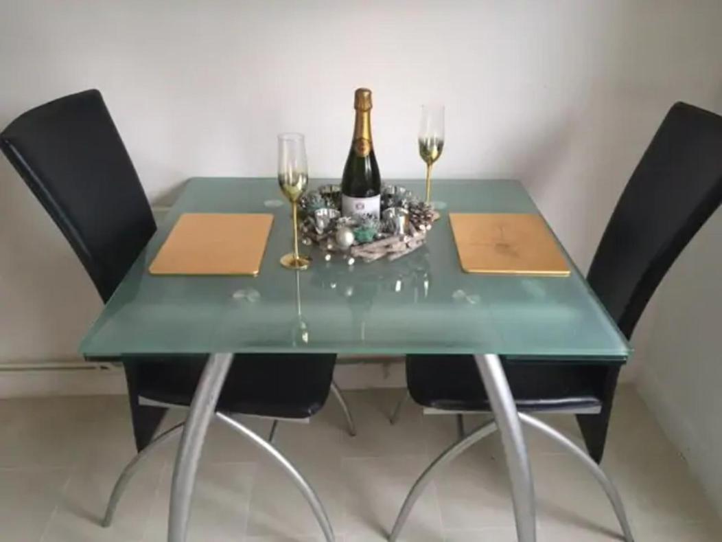 Kb99 Comfy 2 Bedroom House In Horsham, Pets Very Welcome With Easy Links To London And Gatwick المظهر الخارجي الصورة