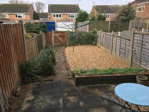 Kb99 Comfy 2 Bedroom House In Horsham, Pets Very Welcome With Easy Links To London And Gatwick المظهر الخارجي الصورة