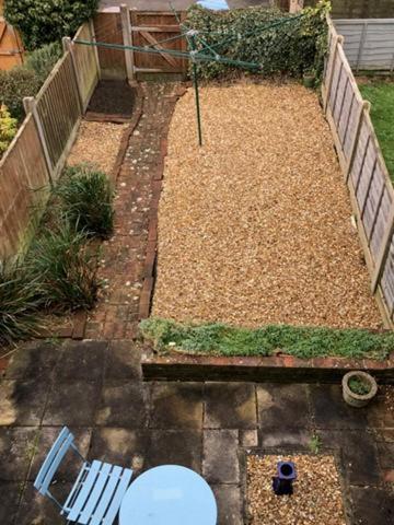 Kb99 Comfy 2 Bedroom House In Horsham, Pets Very Welcome With Easy Links To London And Gatwick المظهر الخارجي الصورة