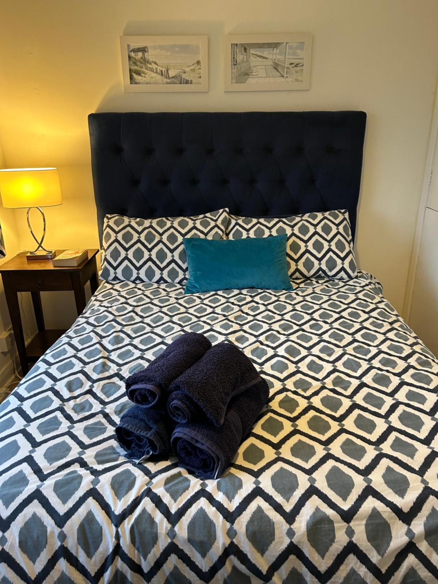Kb99 Comfy 2 Bedroom House In Horsham, Pets Very Welcome With Easy Links To London And Gatwick المظهر الخارجي الصورة