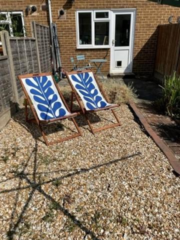 Kb99 Comfy 2 Bedroom House In Horsham, Pets Very Welcome With Easy Links To London And Gatwick المظهر الخارجي الصورة